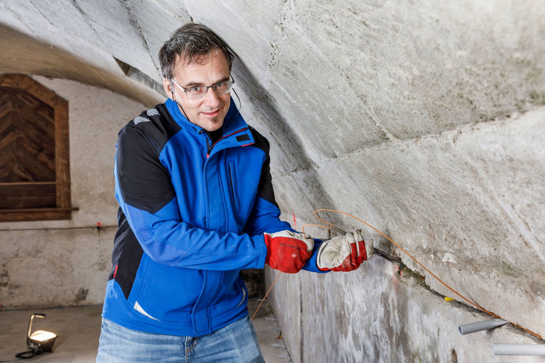 Installation des DRYMAT®-Systems in einer Wand